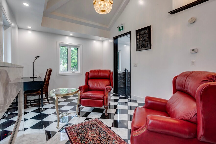 More Photos Of 11833 102 Ave NW, Edmonton Medical For Sale