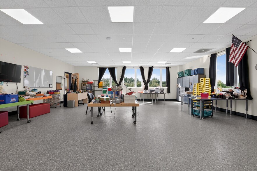 More Photos Of 1 Industrial Dr, Windham Schools For Sale