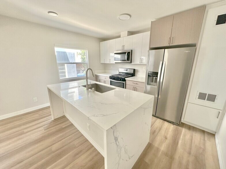 More Photos Of 825 Manhattan Ave, Hermosa Beach Apartments For Sale