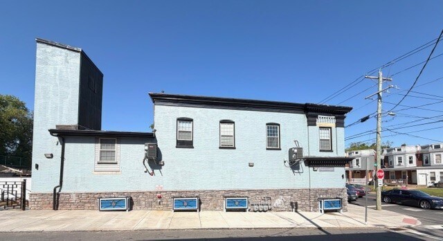 More Photos Of 2501 N Market St, Wilmington Storefront Retail Residential For Sale