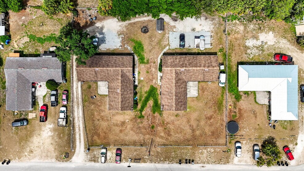 More Photos Of 3210 W Willow Dr, Mulberry Apartments For Sale