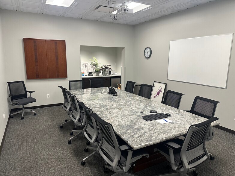 More Photos Of 278 Lee Hwy, Verona Auto Repair For Lease