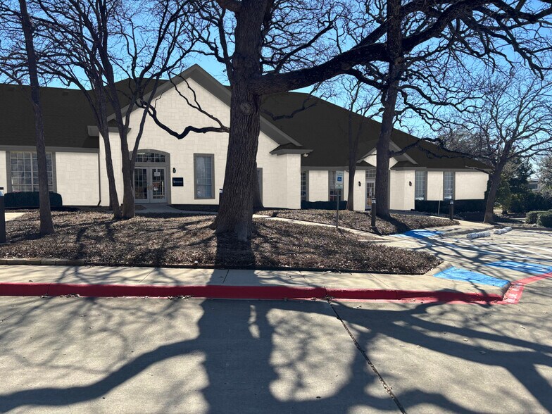 More Photos Of 1100 E Southlake Blvd, Southlake Medical For Lease