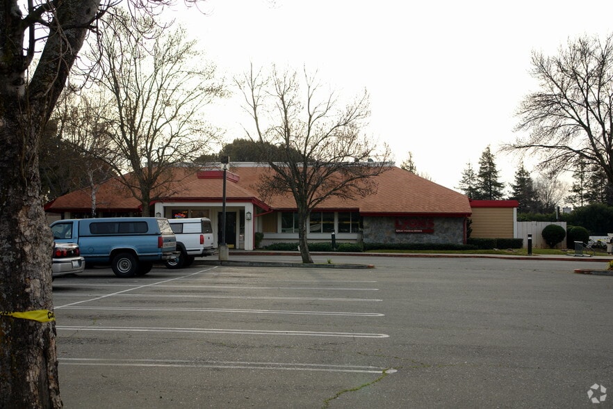 More Photos Of 909 Merchant St, Vacaville Restaurant For Lease