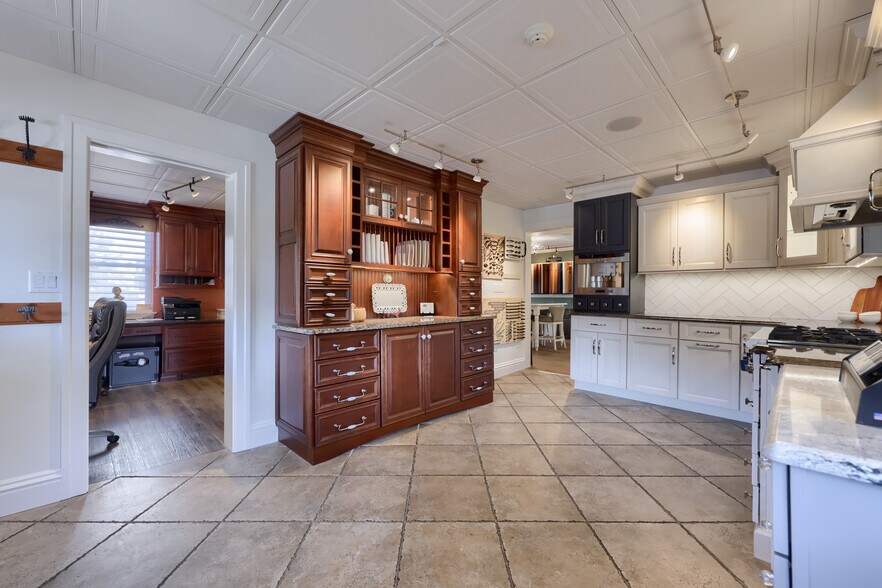 More Photos Of 2603 Lititz Pike, Lancaster General Retail For Sale