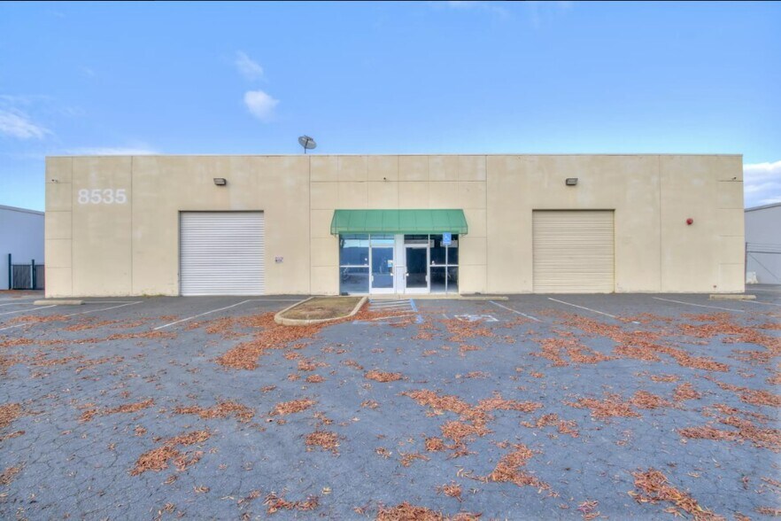 More Photos Of 8535 Morrison Creek Rd, Sacramento Showroom For Lease