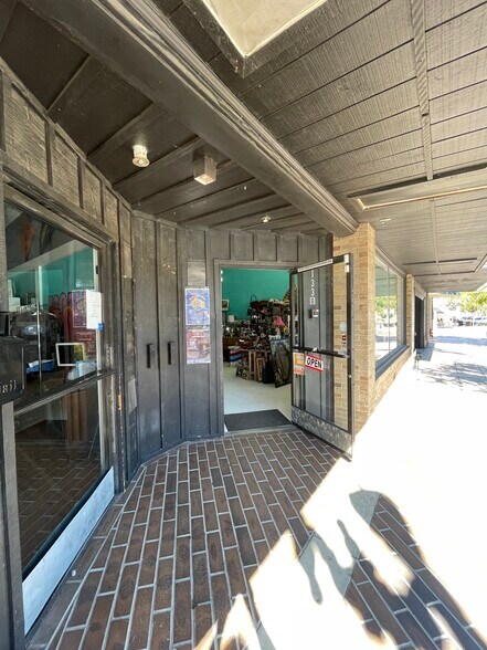 More Photos Of 133 N Main St, Lake Elsinore Storefront For Sale
