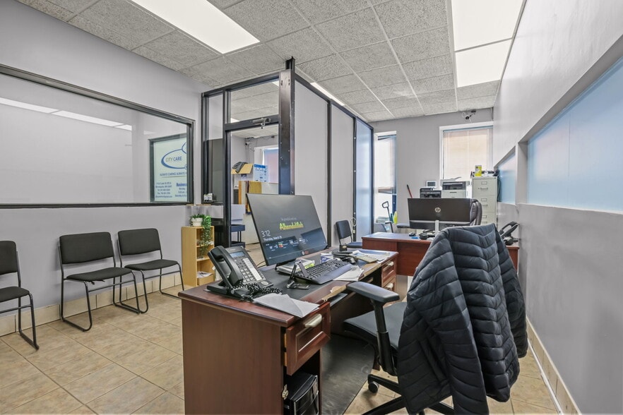 More Photos Of , Minneapolis General Retail For Sale