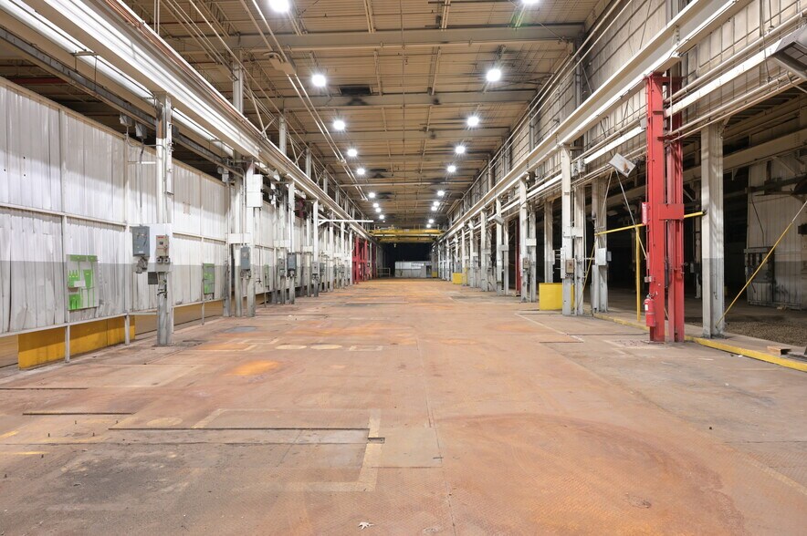 More Photos Of 325 Buffalo St, Franklin Warehouse For Lease