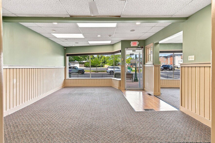 More Photos Of 422-440 Main St, Avon By The Sea Storefront Retail Residential For Lease