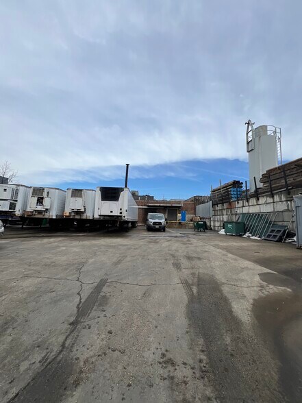 More Photos Of 517 Barretto St, Bronx Manufacturing For Lease