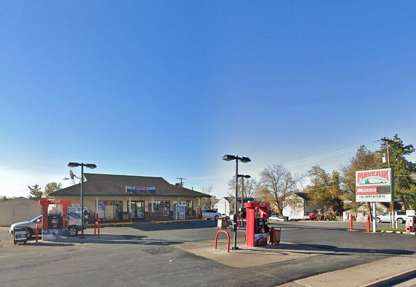 More Photos Of 115 N Main St, Centerville Convenience Store For Sale