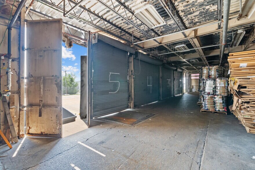 More Photos Of 8122 Reilly Ave, Saint Louis Manufacturing For Sale