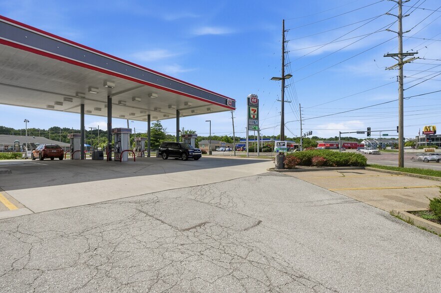 More Photos Of 13515 Big Bend Rd, Saint Louis Convenience Store For Sale