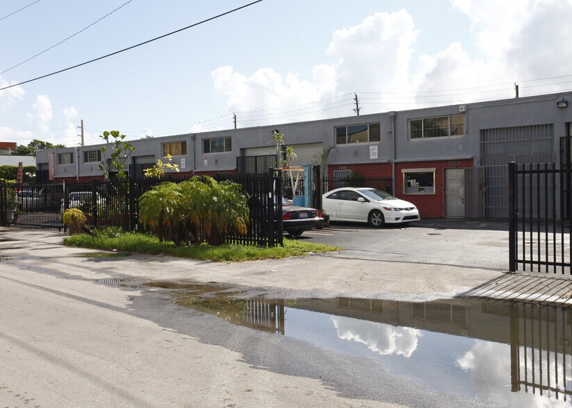More Photos Of 7301-7321 NE 1st Pl, Miami Warehouse For Lease