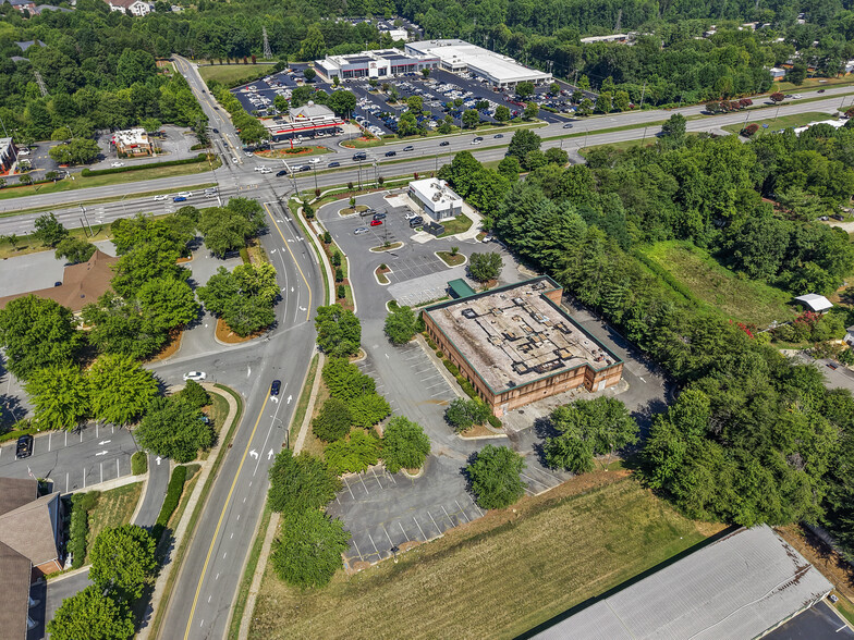 More Photos Of 3169 Peters Creek Pky, Winston-Salem Restaurant For Sale