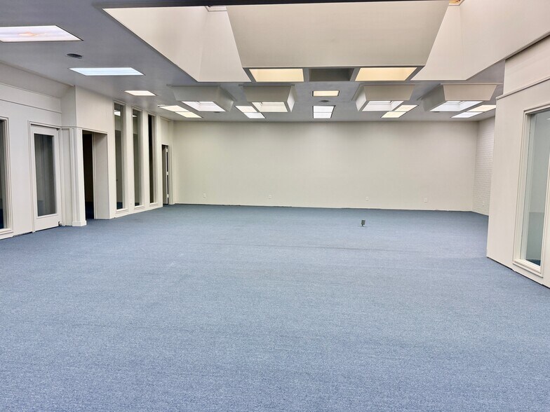More Photos Of 414 N Air Depot Blvd, Midwest City Office For Lease