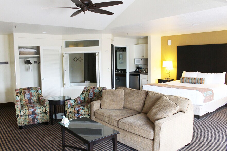 More Photos Of 700 Prairie Park Ln SE, Yelm Hotel For Sale