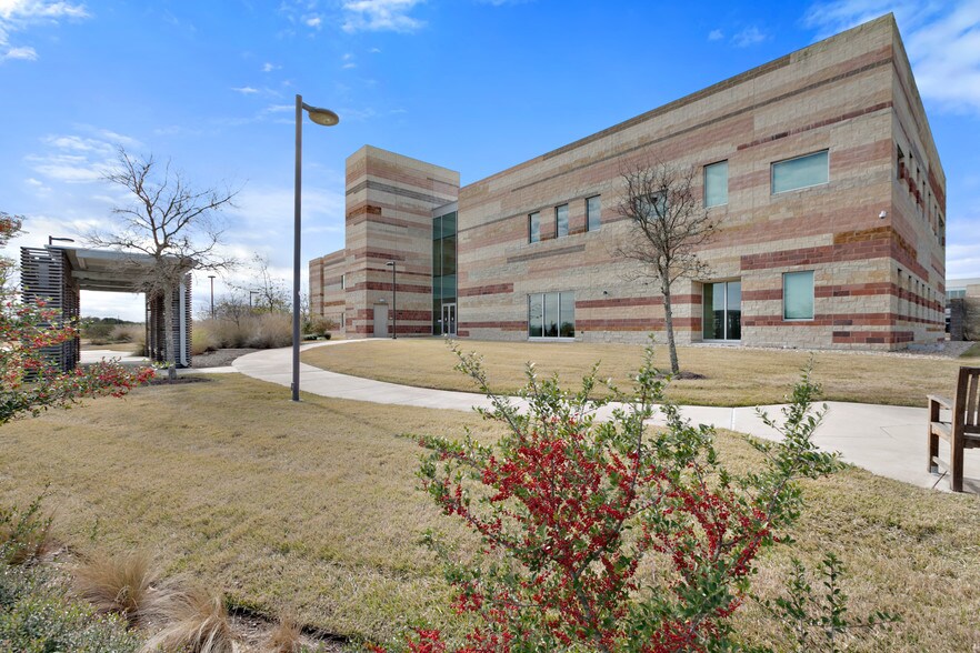 More Photos Of 7901 Metropolis Dr, Austin Hospital For Sale