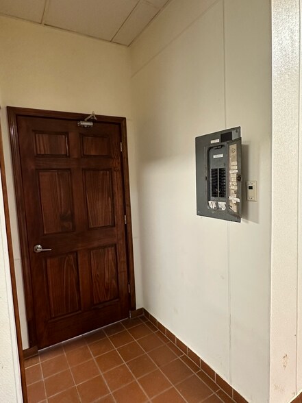 More Photos Of 102 E Park St, Taylorville Freestanding For Sale
