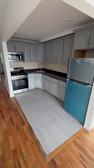 More Photos Of 228 Beach 32nd St, Far Rockaway Multifamily For Sale