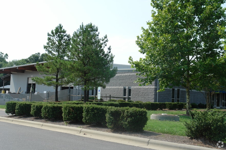 More Photos Of 8916 Crump Rd, Pineville Unknown For Lease