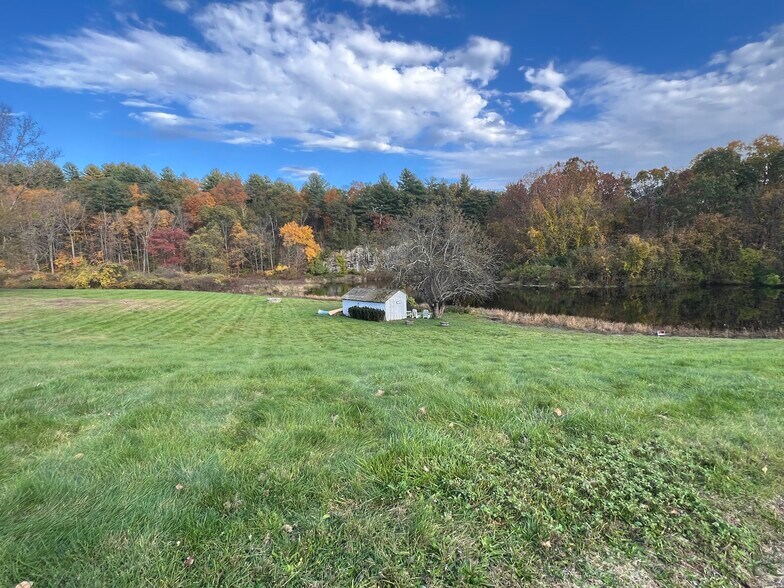 More Photos Of 557 Main St, Woodbury Specialty For Sale