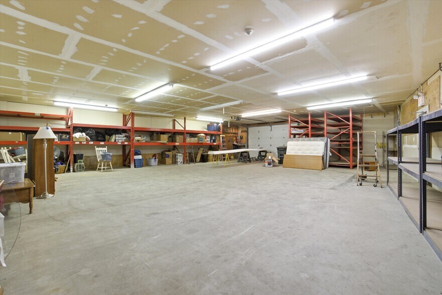 More Photos Of 8 Chestnut Dr, Bedford Office For Sale