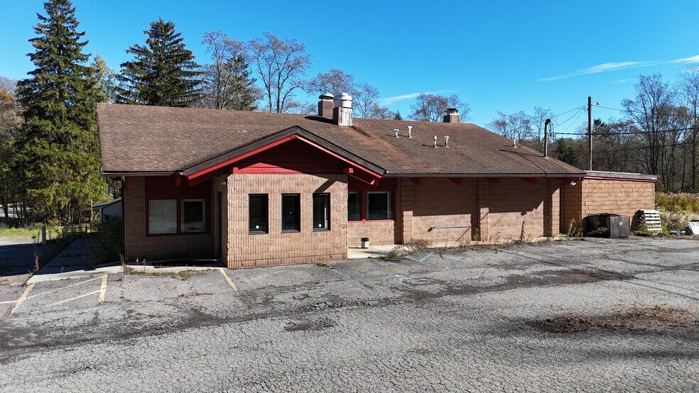 More Photos Of 732 Hamlin Hwy, Lake Ariel Restaurant For Sale