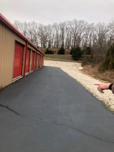 More Photos Of 2560 Old Route 5, Camdenton Self Storage For Sale