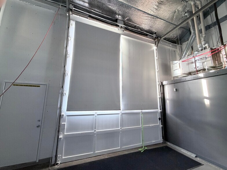 More Photos Of 1415 SE 8th Ave, Portland Warehouse For Lease