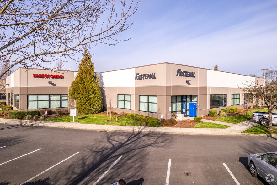 More Photos Of 20160-20198 SW 112th Ave, Tualatin Warehouse For Lease