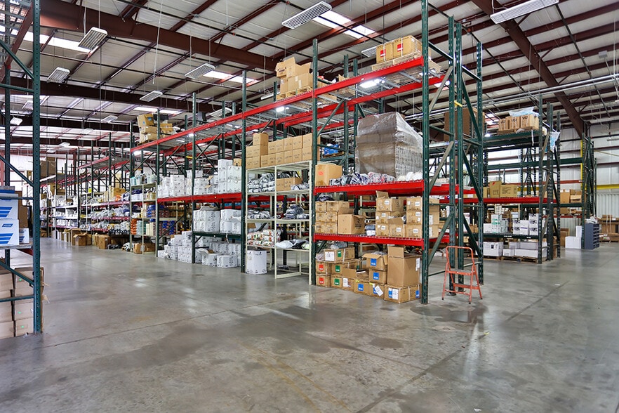 More Photos Of 1209-1215 N FM 3083 Rd E, Conroe Warehouse For Lease