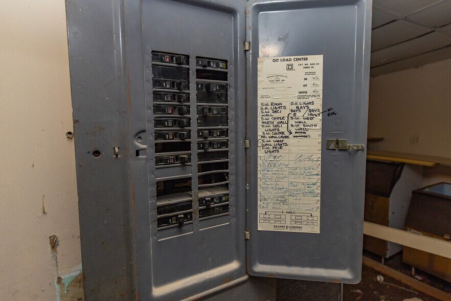 More Photos Of 1627 S Hillside St, Wichita Freestanding For Sale