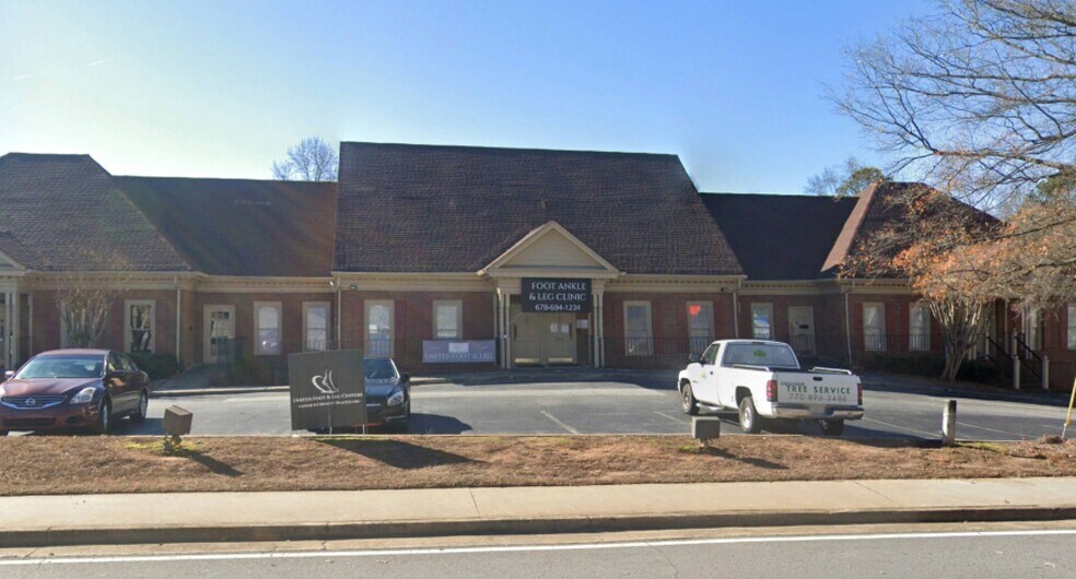 More Photos Of 3867 Holcomb Bridge Rd, Peachtree Corners Office For Lease