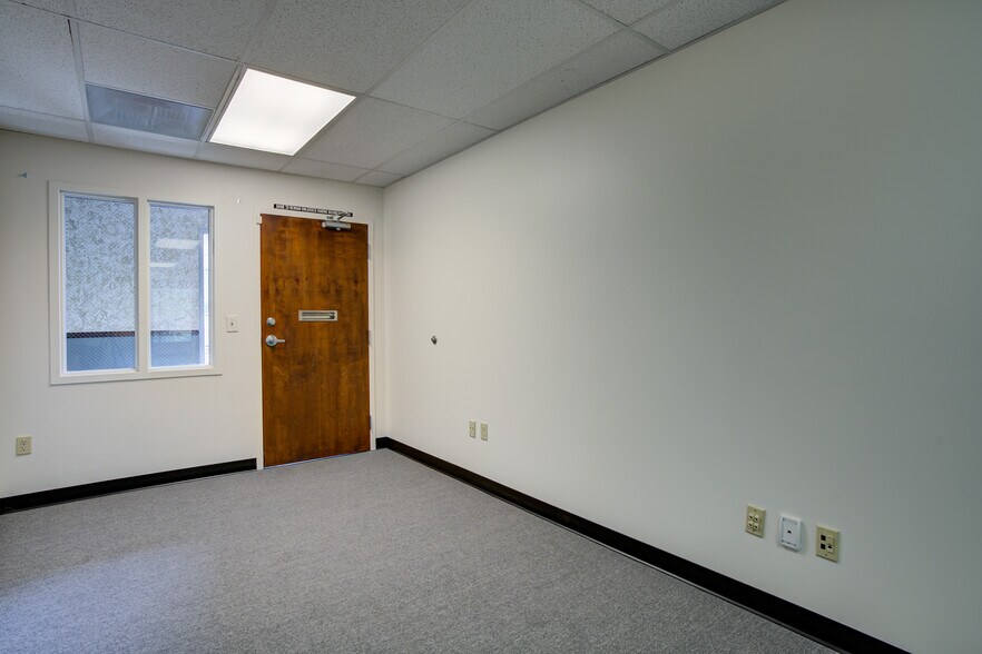 More Photos Of 225 S Academy Blvd, Colorado Springs Office For Sale