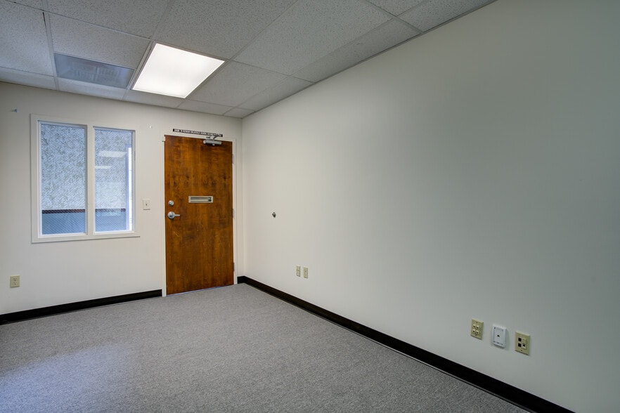 More Photos Of 225 S Academy Blvd, Colorado Springs Office For Sale