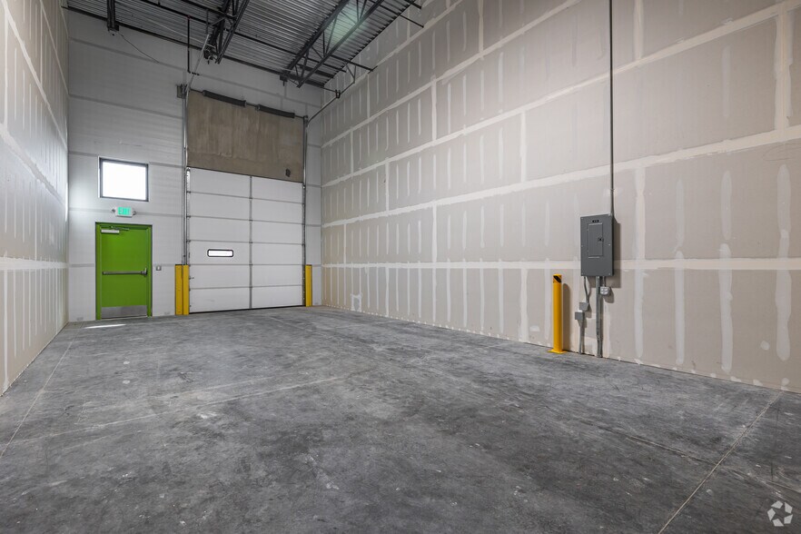 More Photos Of 5718 W 3500 South, West Valley Warehouse For Lease