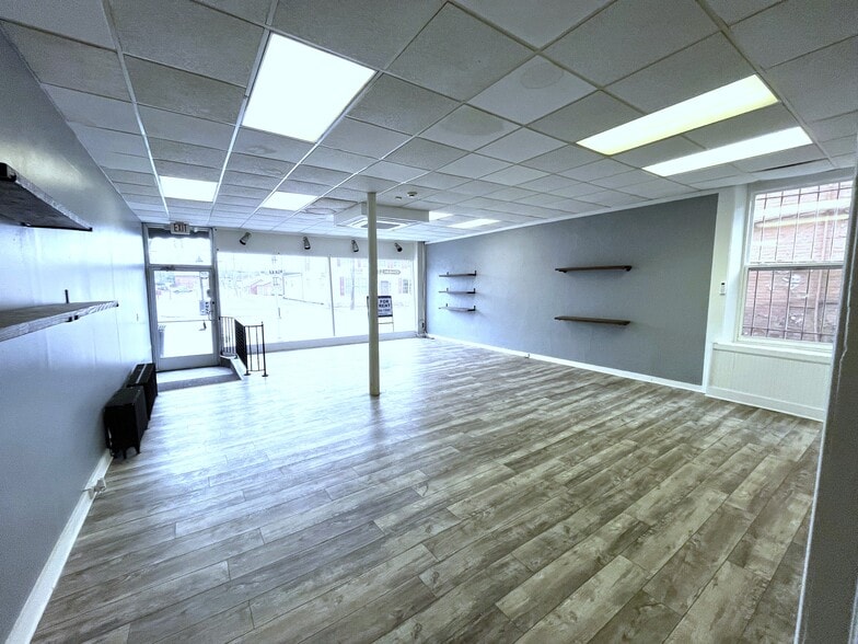 More Photos Of 33 King St, Shippensburg Storefront Retail Residential For Lease