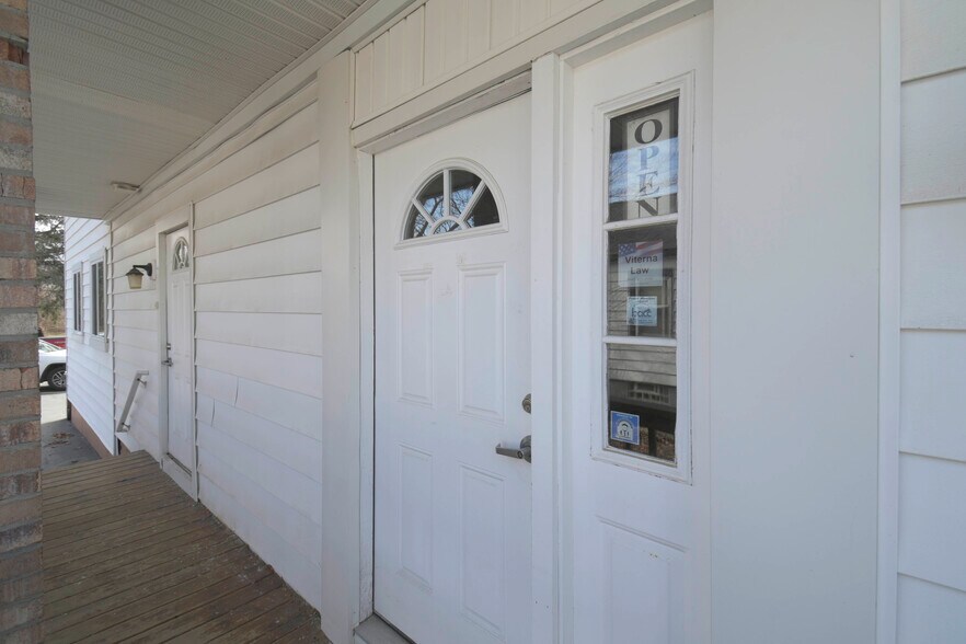 More Photos Of 175 2nd St, Belleville Office For Sale