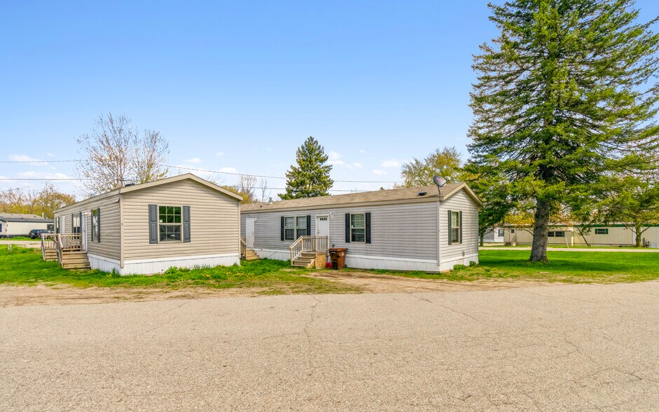 More Photos Of 12700 Colby Lake Rd, Laingsburg Manufactured Housing Mobile Home Park For Sale