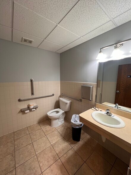 More Photos Of 10901-10909 Excelsior Blvd, Hopkins Office For Lease