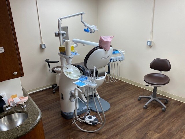 More Photos Of 5995-5997 Brockton Ave, Riverside Medical For Sale