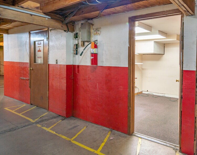 More Photos Of 2516 9th St, Great Bend Warehouse For Sale