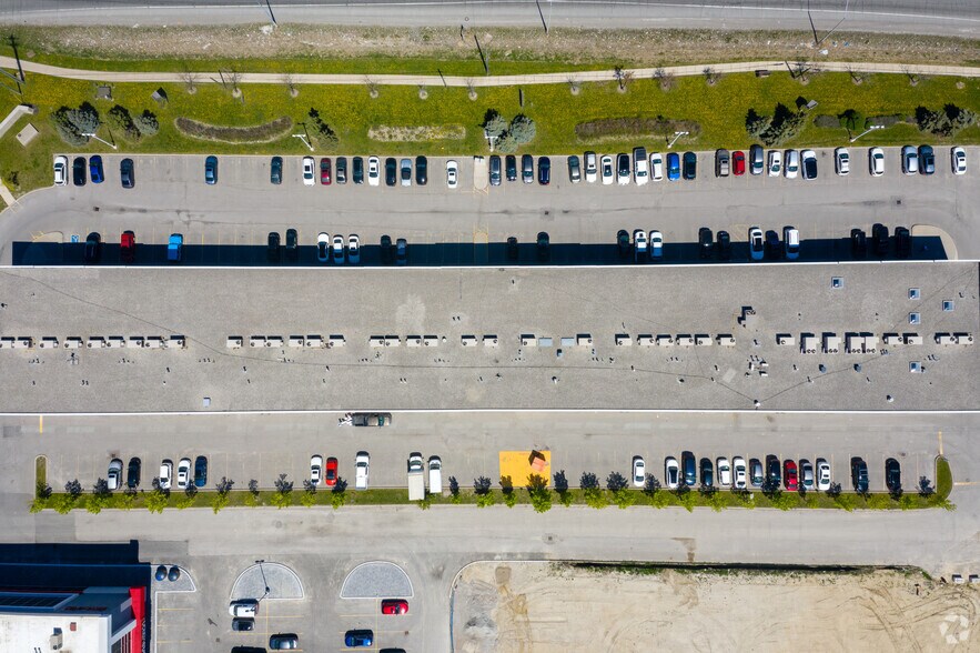 More Photos Of 6175 Highway 7, Vaughan Flex For Sale