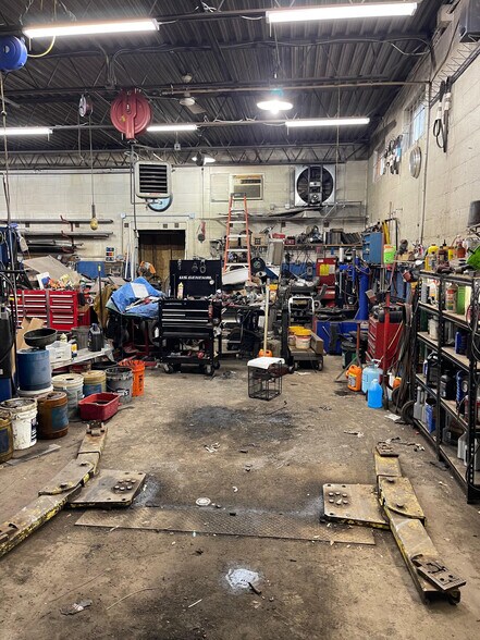 More Photos Of 56 Fox St, Phillipsburg Auto Repair For Sale