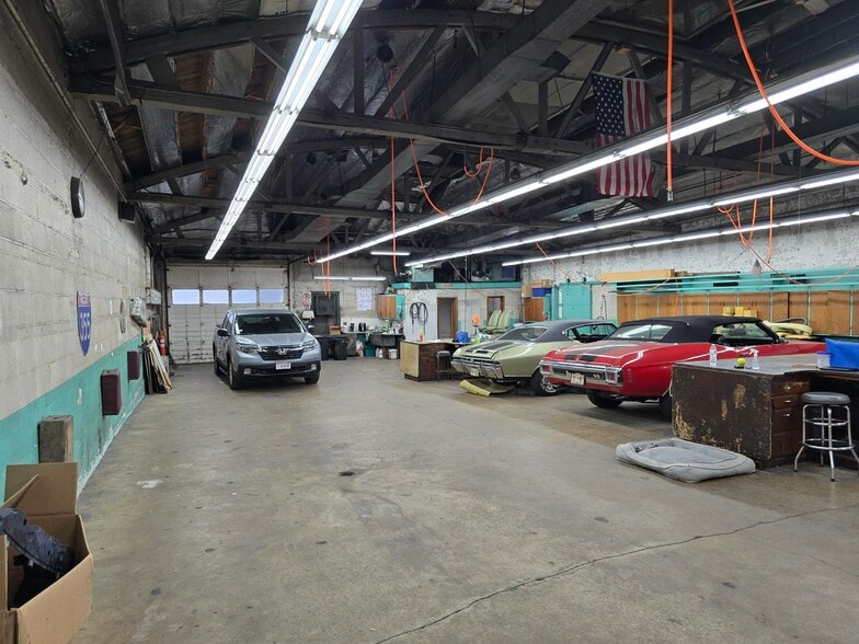 More Photos Of 6243 N Clark St, Chicago Storefront For Sale