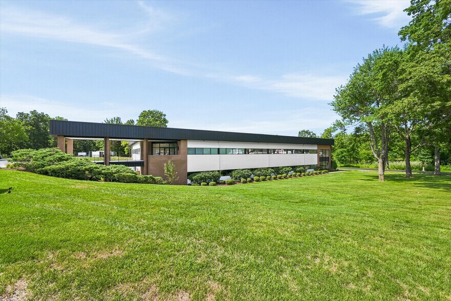 More Photos Of 263 Route 17K, Newburgh Medical For Lease