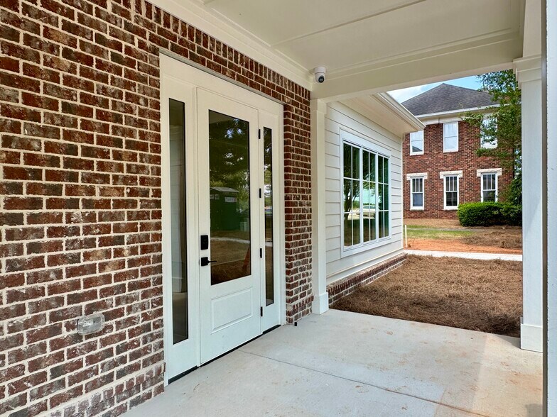 More Photos Of 1024 Twelve Oaks Dr, Watkinsville Office For Lease