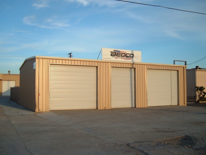 Primary Photo Of 8057-8059 Wing Ave, El Cajon Service For Lease